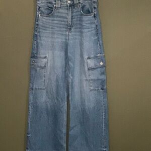 American Eagle Womens Super High Rise Baggy Wide Leg Cargo Jeans ~ In A Size 6